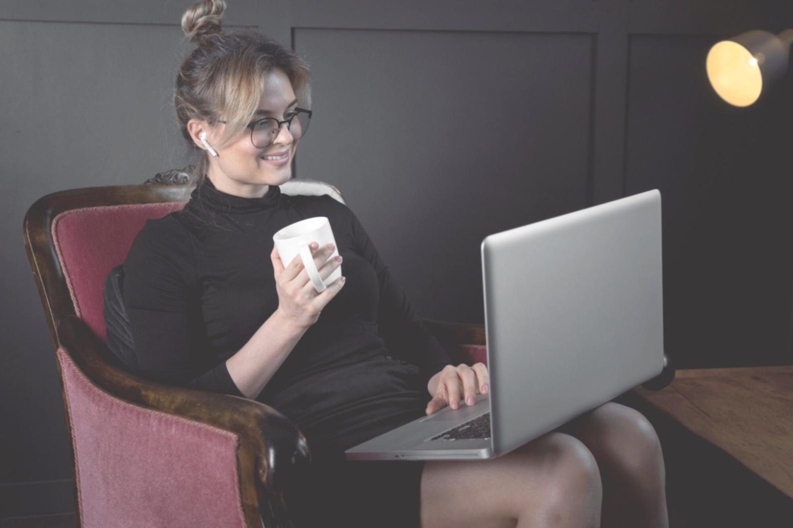 Student learning investment fundamentals through interactive materials