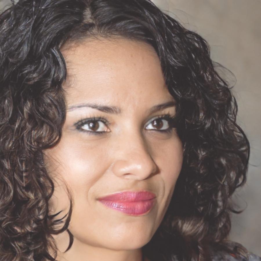 Elena Rossi, Behavioral Finance Expert